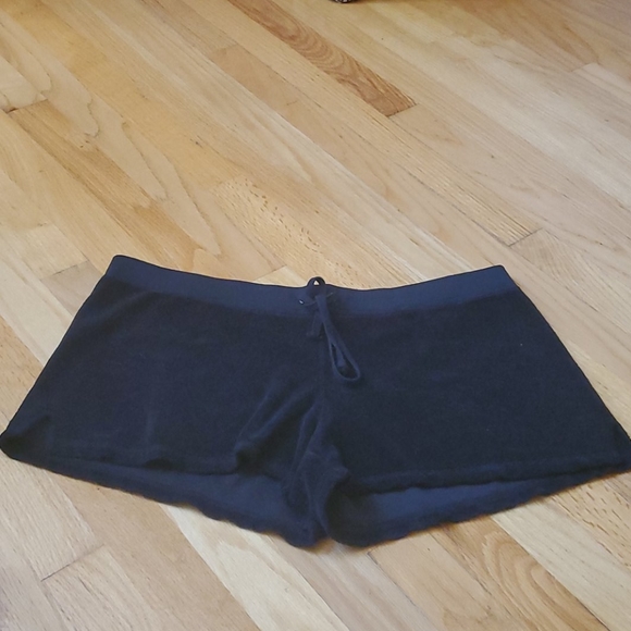 Juicy Couture Shorts - Picture 3 of 6